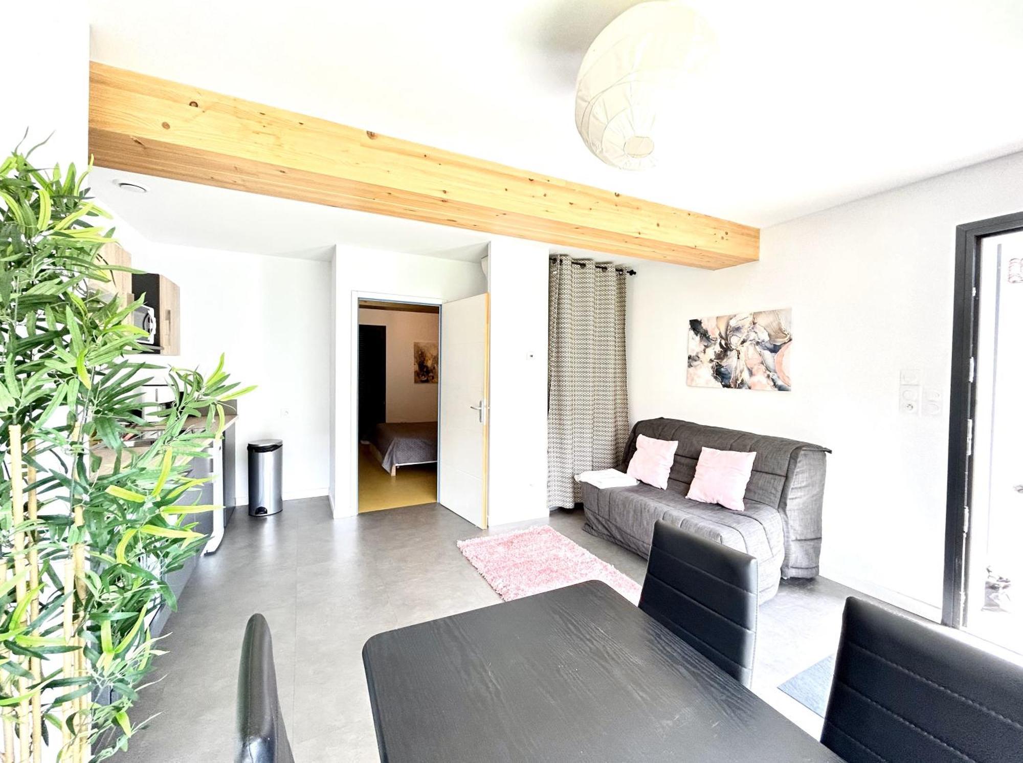 Du Vignoble A L'Atlantique - Residence Montifault Gites Du 2 Au 3 Pieces Le Pallet Eksteriør billede